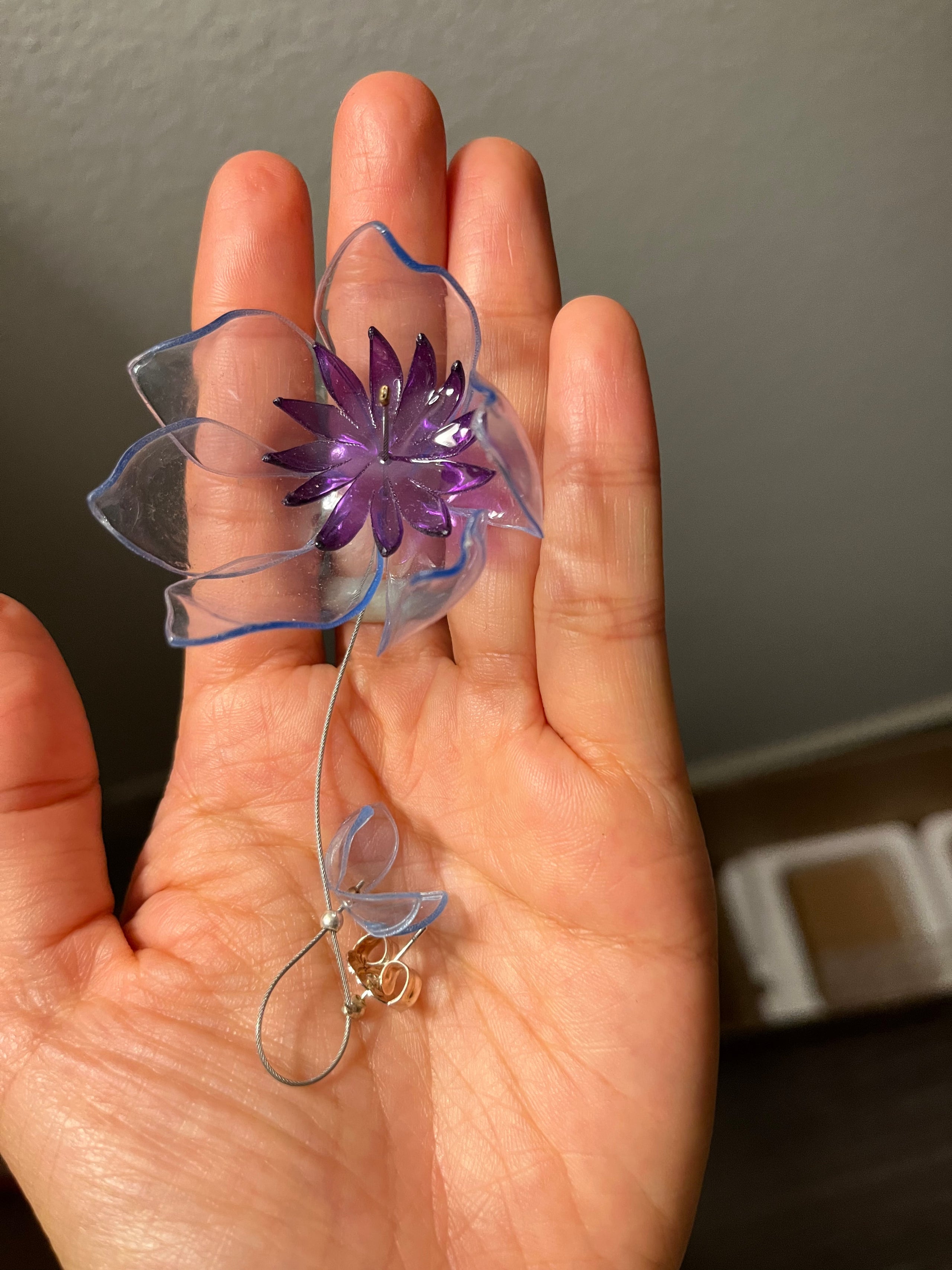 Maryam Nassir Zadeh x Gulnur Ozdaglar Anemone Earrings Light blue mira look